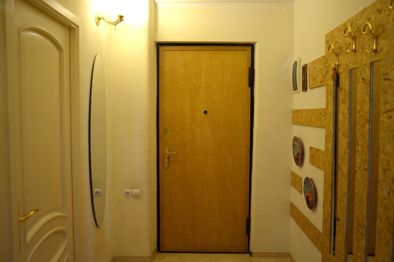 Bright And Modern 4Br Apartment - Center Of 耶烈万 外观 照片