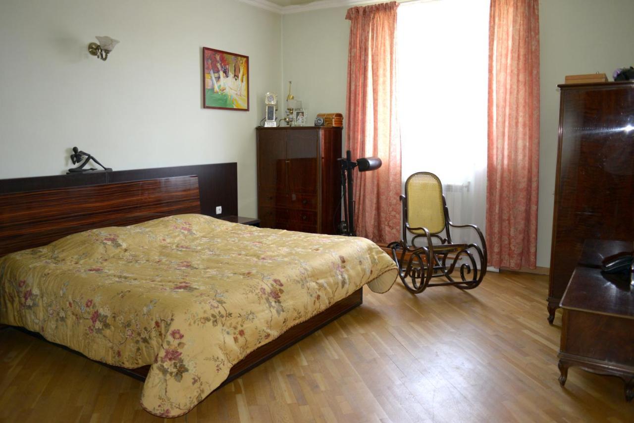Bright And Modern 4Br Apartment - Center Of 耶烈万 外观 照片