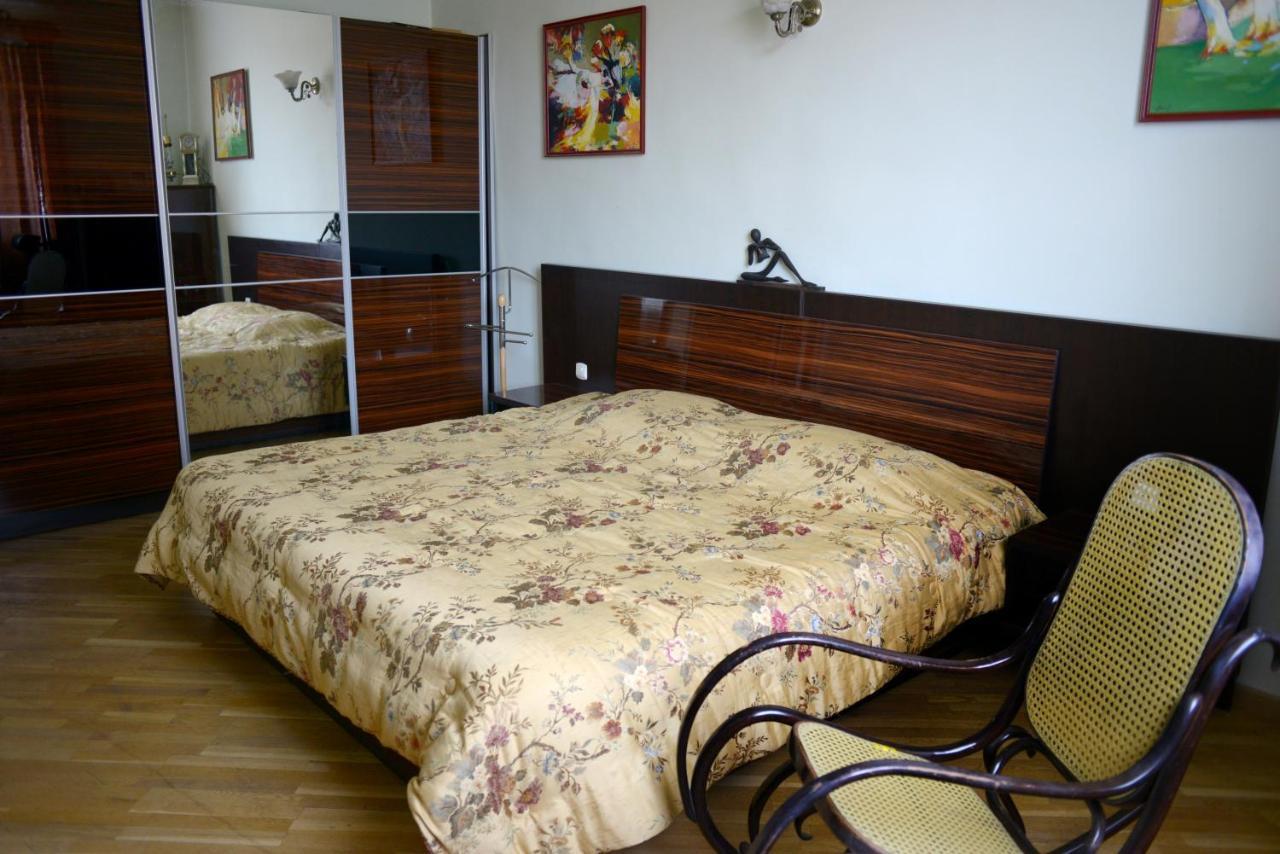 Bright And Modern 4Br Apartment - Center Of 耶烈万 外观 照片