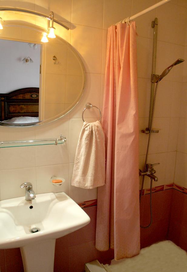 Bright And Modern 4Br Apartment - Center Of 耶烈万 外观 照片